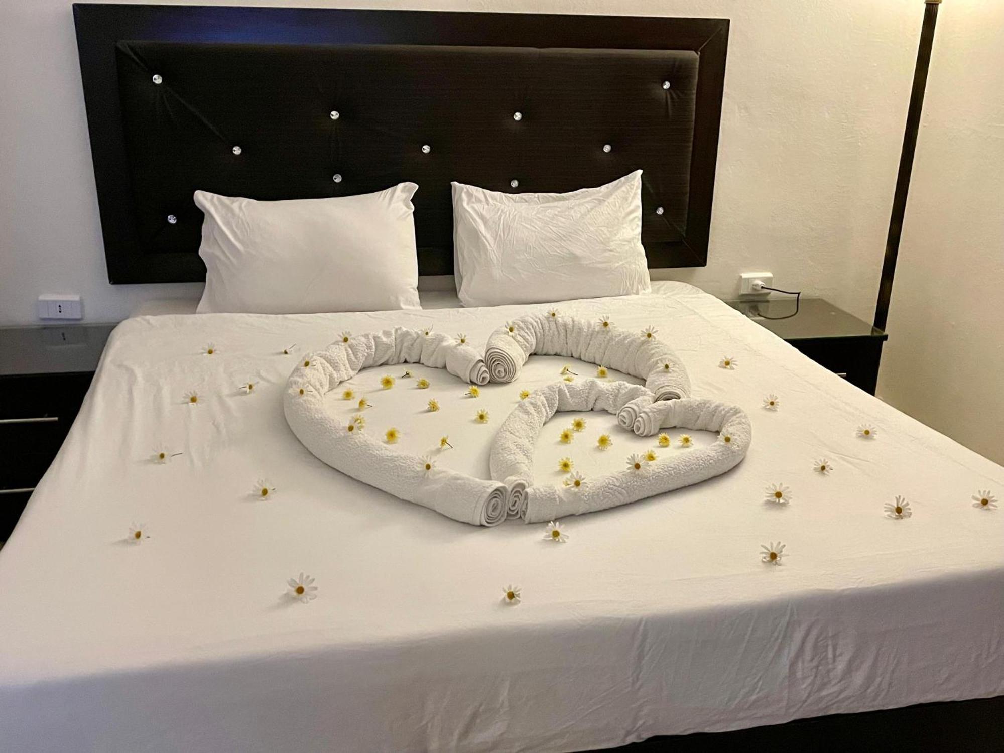Plaza View Hostel At Tayyibah Екстер'єр фото