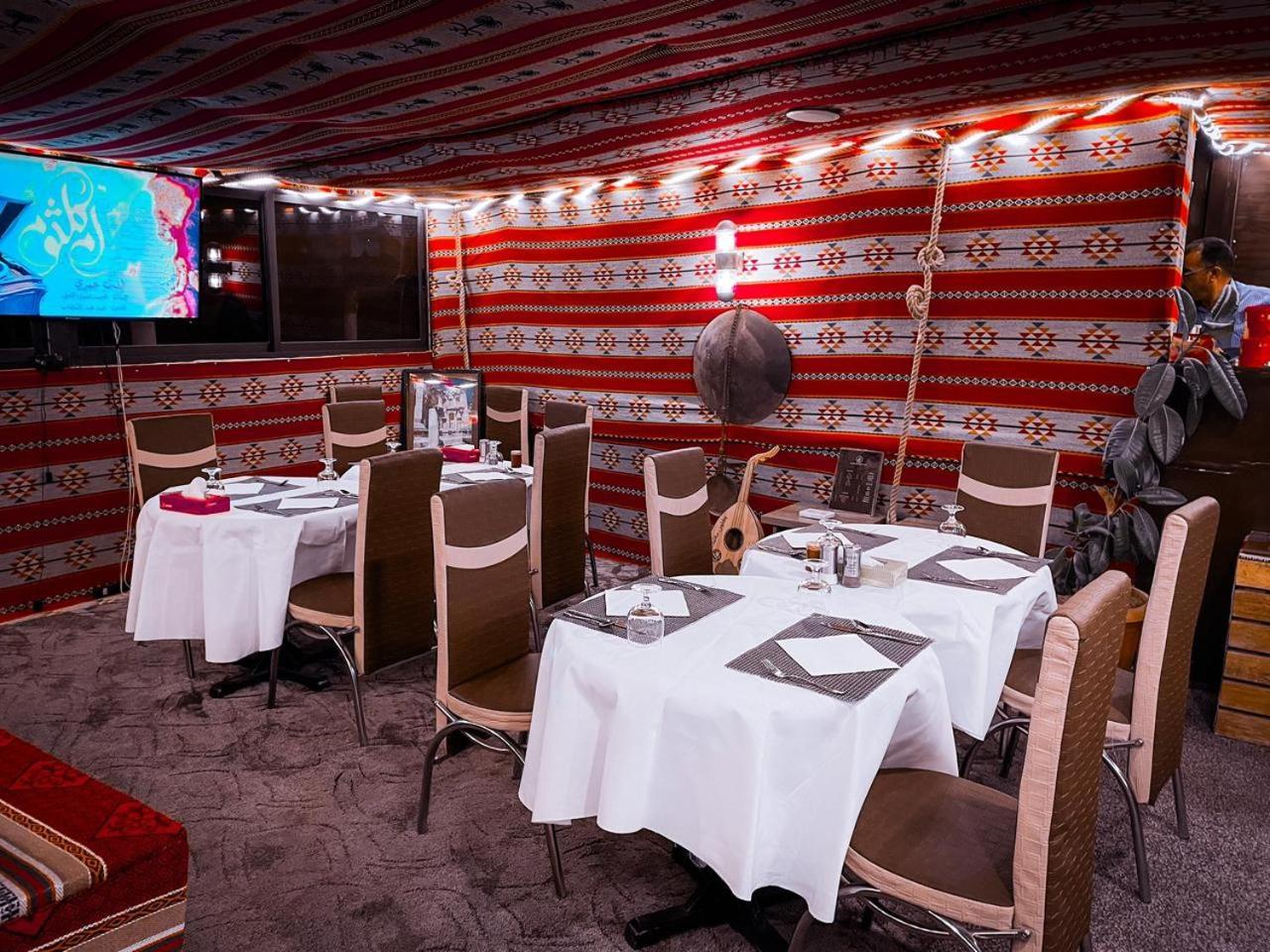 Plaza View Hostel At Tayyibah Екстер'єр фото